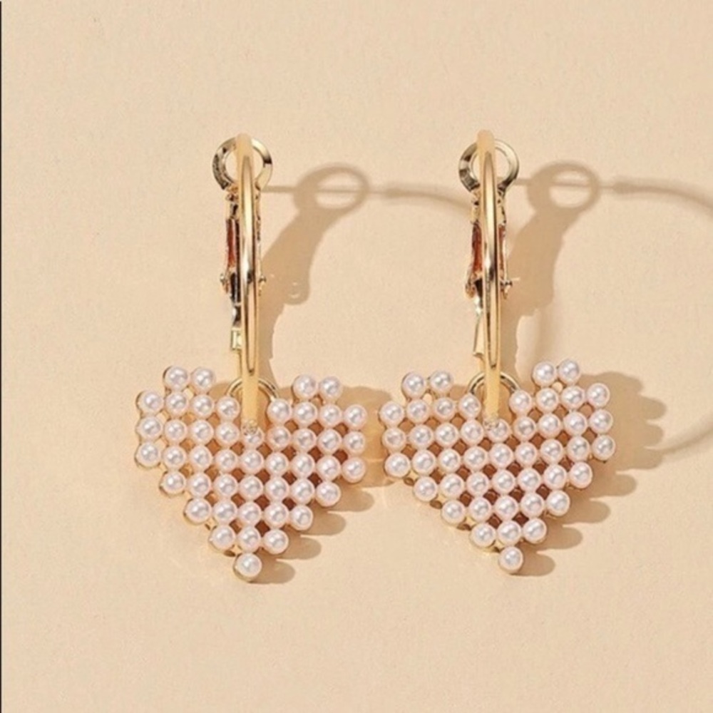 3/$30 💛 Faux Pearl Heart Earrings
